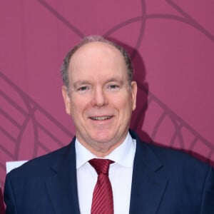 Le prince Albert s'est confié au sujet de cet anniversaire dans les colonnes de Ouest-France
Le prince Albert II de Monaco au prix Qatar Arc de Triomphe à l'Hippodrome de Longchamp le 6 octobre 2024 © Rachid Bellak / Bestimage 