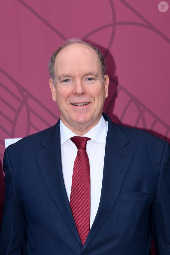 Le prince Albert s'est confié au sujet de cet anniversaire dans les colonnes de Ouest-France
Le prince Albert II de Monaco au prix Qatar Arc de Triomphe à l'Hippodrome de Longchamp le 6 octobre 2024 © Rachid Bellak / Bestimage 