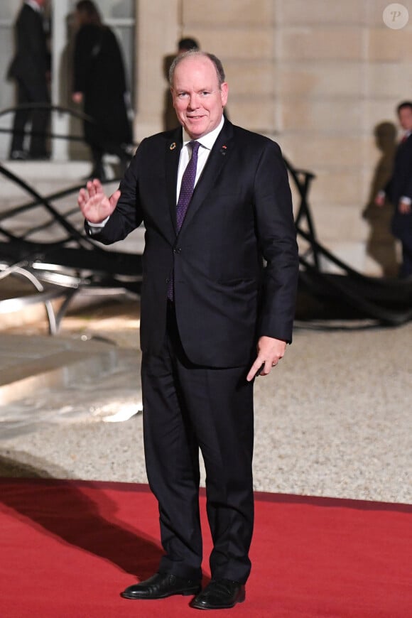 Le prince Albert II de Monaco arrive au palais de l'Élysée pour un dîner offert aux chefs d'état et de gouvernement par le président de la république dans le cadre du XIXe Sommet de la Francophonie à Paris, le 4 octobre 2024. © Lionel Urman / Panoramic / Bestimage