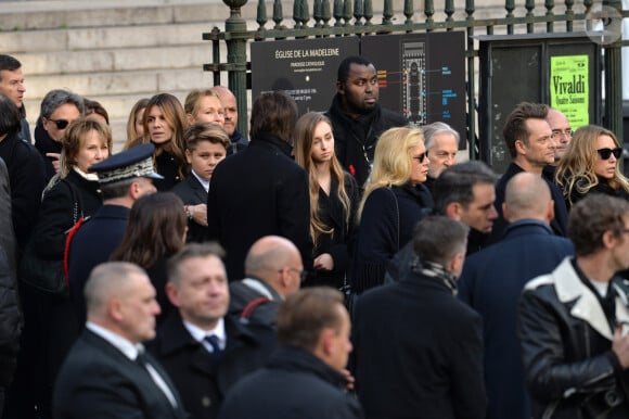 Nathalie Baye, Alexandra Pastor, Cameron, Emma smet, Sylvie Vartan, Jean-Jacques Debout, David Hallyday, Laura Smet - Sorties de l'église de la Madeleine après les obsèques de Johnny Hallyday à Paris le 9 décembre 2017. © Veeren / Bestimage