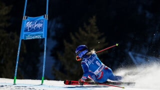 Une jeune skieuse de 19 ans perd la vie après une chute : un grand champion français bouleversé