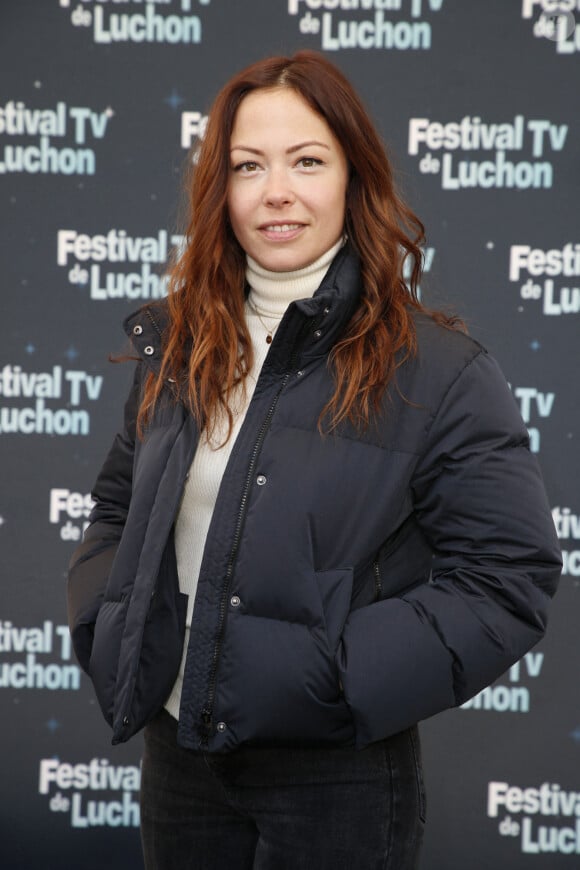 Dounia Coesens pour La doc et le véto - Photocall lors de la 24ème édition du Festival des Créations TV de Luchon. Le 10 février 2022 © Christophe Aubert via Bestimage