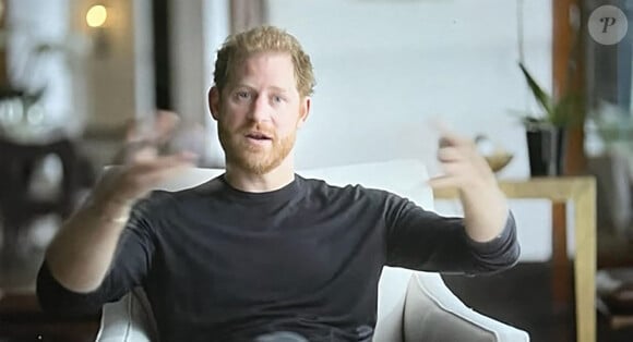 Le prince Harry fait des affirmations choquantes dans le documentaire de Netflix "Harry & Meghan" selon lequel William "a crié" et Charles a menti pendant les pourparlers de Sandringham pendant que la reine "s'asseyait et regardait". 