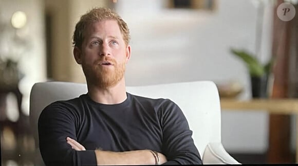 Le prince Harry fait des affirmations choquantes dans le documentaire de Netflix "Harry & Meghan" selon lequel William "a crié" et Charles a menti pendant les pourparlers de Sandringham pendant que la reine "s'asseyait et regardait". 