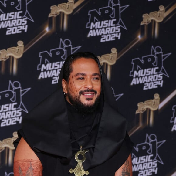 En larmes au moment de recevoir sa récompense, le papa d'Esmeralda déclare : "Je voulais vous remercier du fond du coeur."
Slimane - Photocall de la 26ème édition des NRJ Music Awards au palais des festivals de Cannes, le 1er novembre 2024. © Guignebourg / Bebert / Bestimage 