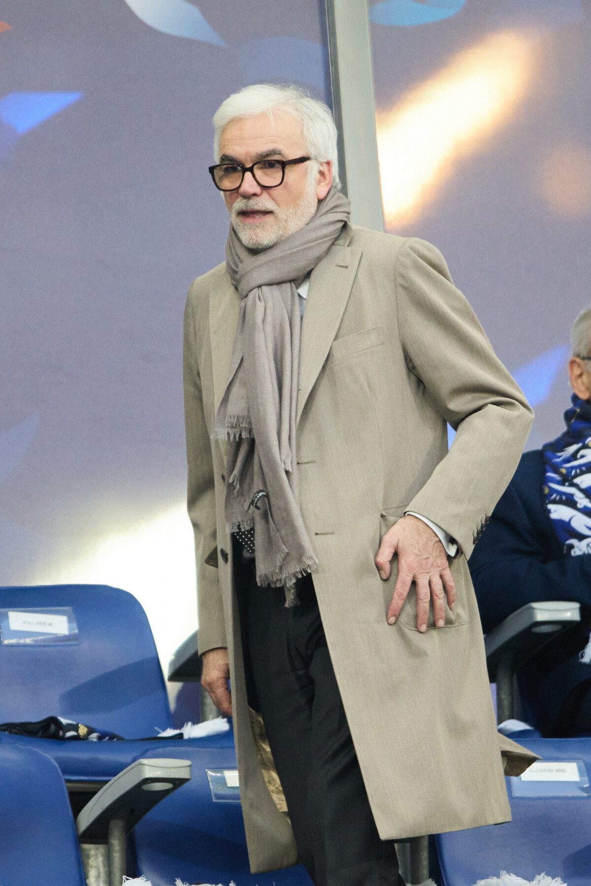 Photo Pascal Praud et sa compagne Catherine dans les tribunes du