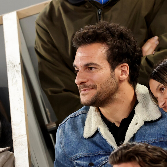 Amir Haddad et sa femme Lital dans les tribunes des Internationaux de France de tennis de Roland Garros 2024 à Paris, France, le 2 juin 2024. © Jacovides-Moreau/Bestimage 