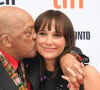 Certains en admirent le travail, d'autres sont fans de sa fille, Rashida Jones, star de la série culte "The Office", entre autres.
Rashida Jones et son père Quincy à la première de "Quincy" au Toronto International Film Festival 2018 (TIFF), le 9 septembre 2018. © Igor Vidyashev via Zuma Press/Bestimage