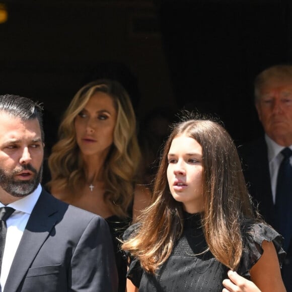 Donald Trump Jr et sa compagne Kimberly Guilfoyle, Lara Trump, et leurs enfants, Donald Trump - Sorties à la maison funéraire Frank Campbell à New York, avant les obsèques de Ivana Trump. Le 20 juillet 2022