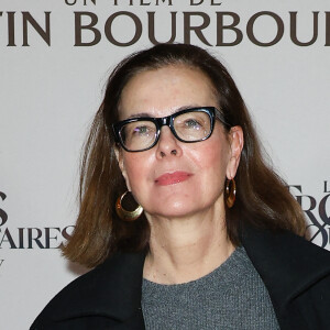 En 2013, Carole Bouquet avait fait une chute nécessitant des points de suture. Si les séquelles se font toujours sentir, elle nage dans le Lago di Venere pour contrer les douleurs
Carole Bouquet - Première du film "Les Trois Mousquetaires: Milady" au Grand Rex à Paris le 10 décembre 2023. © Coadic Guirec-Dominique Jacovides /Bestimage 