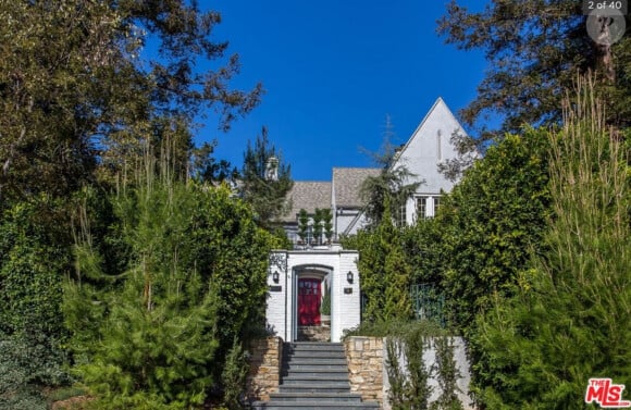 L'acteur a acheté une maison pour son père en 2018
 
La nouvelle maison de Leonardo DiCaprio à Los Feliz. Achetée pour la somme de 4.2 millions de dollars, la maison comporte 5 chambres et 8 salles de bains. Los Angeles, le 30 mai 2018.