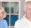 Un porte parole a déclaré : "Sa majesté la reine est actuellement malade à cause d'une infection thoracique pour laquelle ses médecins lui ont conseillé une courte période de repos"
Le roi Charles III d'Angleterre et la reine consort Camilla Parker Bowles lors d'une réception au musée Robert Louis Stevenson dans les Iles Samoa, à l'occasion de leur visite en Australie. Le 25 octobre 2024 © Ian Vogler / MirrorPix / Bestimage 