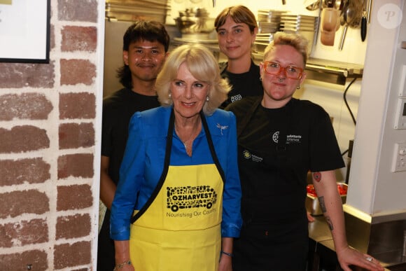 Camilla Parker Bowles, reine consort d'Angleterre, visite le Refettorio OzHarvest à Sydney, le 22 octobre 2024. C'est le fruit d'une collaboration à impact social entre les principales organisations de sauvetage alimentaire OzHarvest (fondée en Australie) et Food for Soul (fondée en Italie). En tant que marraine d'UKHarvest, la Reine marquera le 20e anniversaire d'OzHarvest et entendra son fondateur et ses bénévoles parler de l'histoire et du succès du concept Refettorio. 