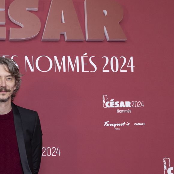 Swann Arlaud au Photocall des participants au dîner des nommés des César 2024 au Fouquet's Paris le 5 février 2024. © Olivier Borde / Bestimage 