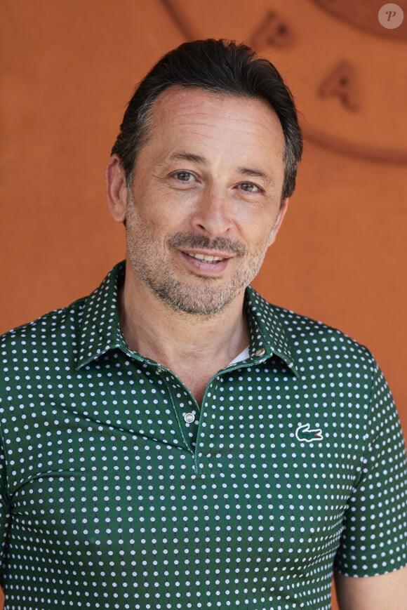 L'occasion de s'intéresser à cet acteur 
Michael Cohen au village lors des Internationaux de France de tennis de Roland Garros 2024, à Paris, France, le 26 mai 2024. © Jacovides-Moreau/Bestimage 