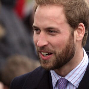 Le Prince William arrive avec les membres de la famille royale pour un service religieux le jour de Noël sur le domaine de la Reine à l'église St Mary Magdalene, près de Sandringham House dans le Norfolk, au Royaume-Uni, le 25 décembre 2008.