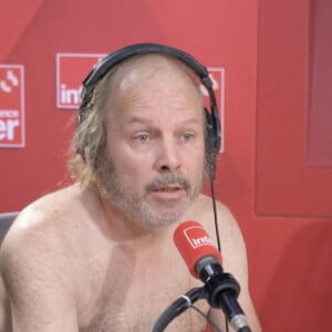 Philippe Katerine s’est mis tout nu pour sa première chronique sur France Inter le 29 août 2024. © France Inter via Bestimage  