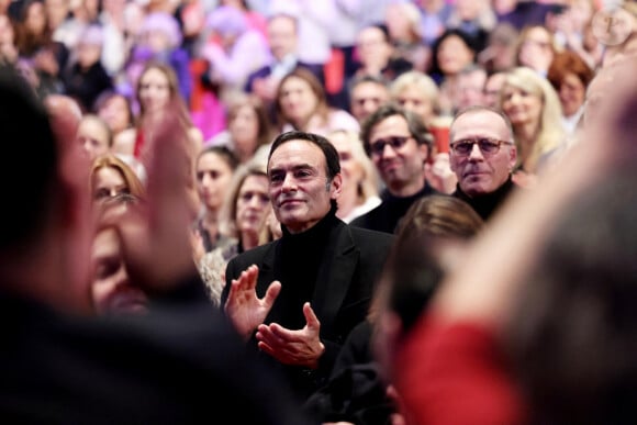 Exclusif - Anthony Delon lors de la soirée hommage Ciné-concert symphonique "Alain Delon, le dernier Samouraï" au palais des congrès à Paris le 8 novembre 2024 le jour de son anniversaire. Pour cette soirée, le chef d'orchestre Vahan Mardirossian a dirigé l'orchestre symphonique de Douai. © Jacovides / Moreau / Bestimage 