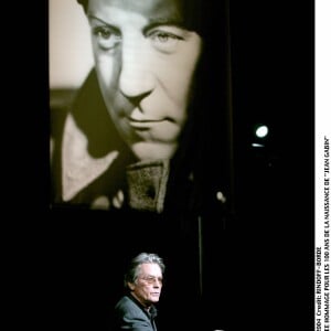 Alain Delon - Hommage pour les 100 ans de la naissance de Jean Gabin le 3 février 2004.