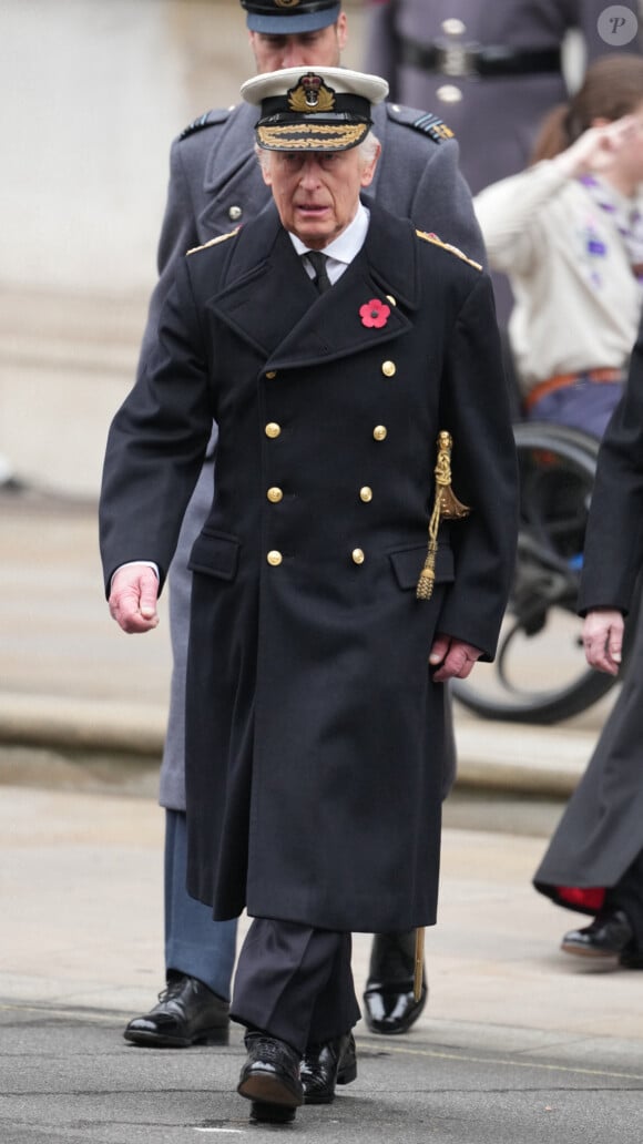 Le roi Charles III d'Angleterre - La famille royale honore les disparus des deux guerres mondiales lors de la cérémonie Remembrance Sunday ( Dimanche du souvenir ) au Cénotaphe à Londres