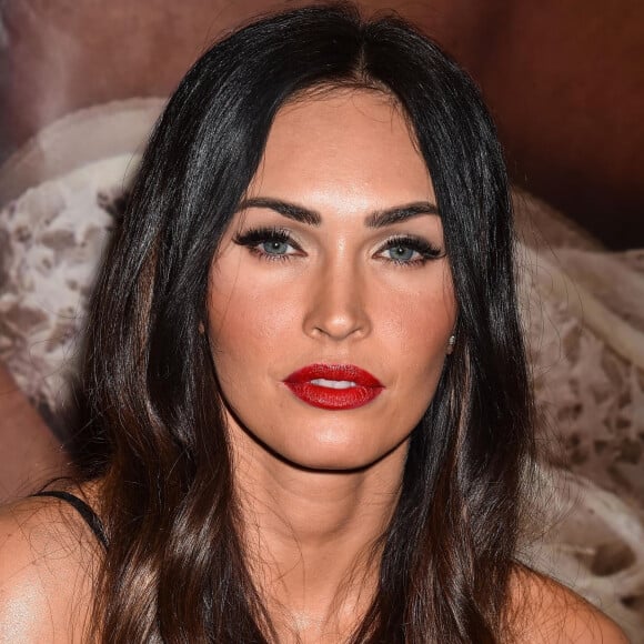 Elle a publié une photo d'elle dévoilant son baby bump et apparaît nue, recouverte d'une huile noire
Megan Fox présente fait une apparition au magasin Forever 21 pour faire la promotion de sa collection de lingerie 'Frederick's of Hollywood' à Glendale, le 23 mars 2018 