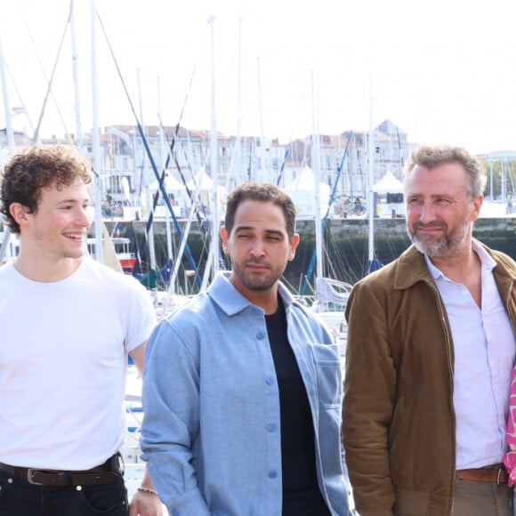 Dimitri Fouque, Samy Gharbi, Alexandre Brasseur, Ingrid Chauvin, Camille Genau et Catherine Benguigui au photocall de la série "Demain Nous Appartient" lors de la 25ème édition du Festival de la fiction de la Rochelle, France, le 16 septembre 2023. © Denis Guignebourg/BestImage 