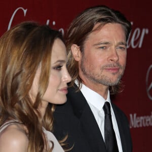 Bien qu'ils aient divorcé en 2019, leur château de Miraval qui les lie encore est au coeur de leurs disputes !
Angelina Jolie, Brad Pitt - 23ème Festival international de Palm Springs, le 7 janvier 2012.