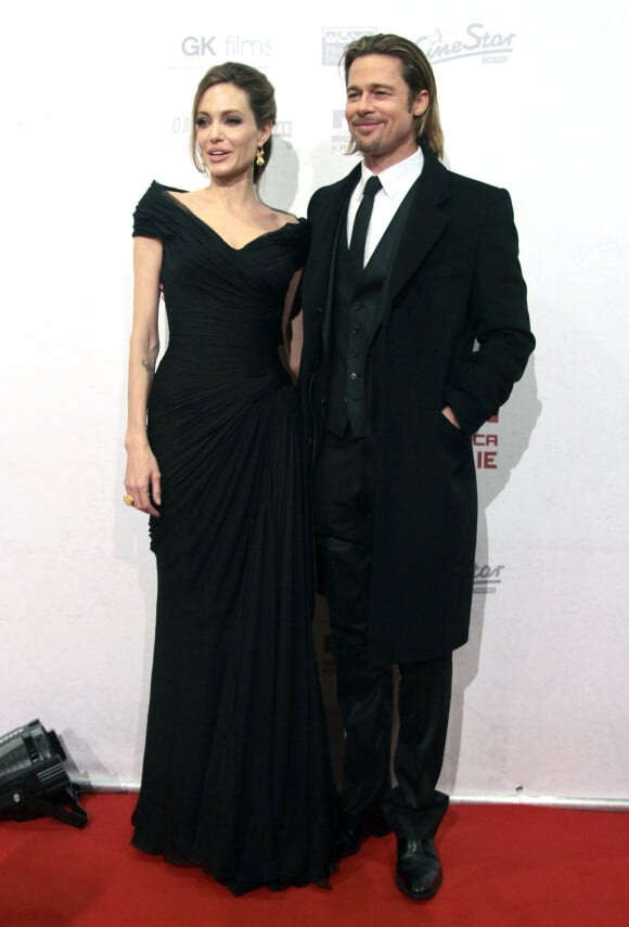 Brad Pitt et Angelina Jolie lors de la première du film "Au Pays du sang et du miel" à Sarajevo.