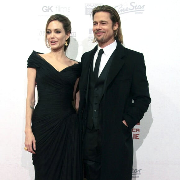 Brad Pitt et Angelina Jolie lors de la première du film "Au Pays du sang et du miel" à Sarajevo.