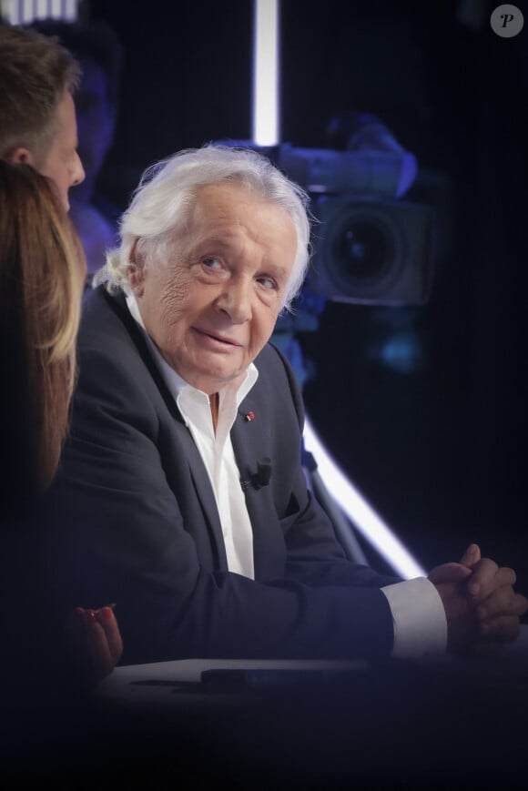 "Quand on ne fait pas les choses comme lui pense qu'on devrait les faire... Il a vraiment du caractère", résume Christine Haas

Exclusif - Michel Sardou sur le plateau de l'émission Touche pas à mon poste (TPMP) présentée en direct par C.Hanouna et diffusée sur C8 le 29 août 2022. © Jack Tribeca / Bestimage