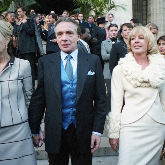 Le chanteur a été marié à Elizabeth Haas pendant plus de 20 ans

Archives - Ivana Gobbi, Michel Sardou et son ex-femme Élisabeth Haas (Babette) - Mariage de Romain Sardou et Francesca Gobbi en l'église La Madeleine à Paris. Le 16 octobre 1999 © Jean-Claude Woestelenadt / Bestimage