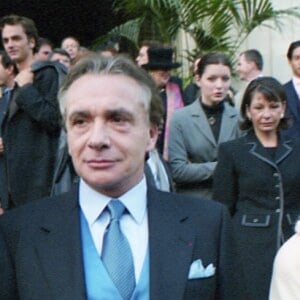 Archives - Ivana Gobbi, Michel Sardou et son ex-femme Élisabeth Haas (Babette) - Mariage de Romain Sardou et Francesca Gobbi en l'église La Madeleine à Paris. Le 16 octobre 1999 © Jean-Claude Woestelenadt / Bestimage