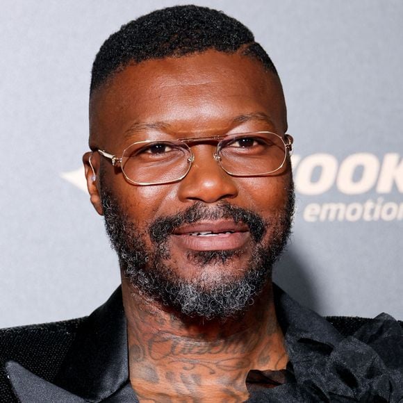 Djibril Cissé au photocall de la cérémonie du Ballon d'Or 2024 au théâtre du Châtelet à Paris, France, le 28 octobre 2024. © Cyril Moreau/Bestimage