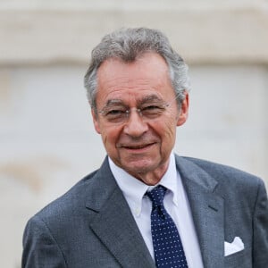 Michel Denisot - Sortie des obsèques de l'auteure-compositrice-interprète et actrice française Françoise Hardy au crématorium du cimetière du Père-Lachaise à Paris, France, le 20 juin 2024. © Jacovides-Moreau/Bestimage