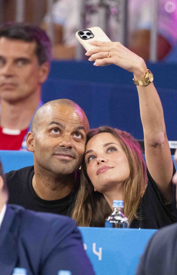 Tony Parker et sa compagne Agathe Teyssier - Célébrités assistent à la victoire de Teddy Riner sacré champion Olympique aux épreuves de judo +100KG lors des Jeux Olympiques de Paris 2024 (JO) au Arena Champs de Mars à Paris le 2 aout 2024. © Perusseau-Jacovides/Bestimage 