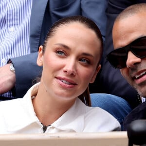 Tony Parker et sa compagne Agathe Teyssier dans les tribunes des Internationaux de France de tennis de Roland Garros 2024 à Paris, France, le 2 juin 2024. © Jacovides-Moreau/Bestimage 