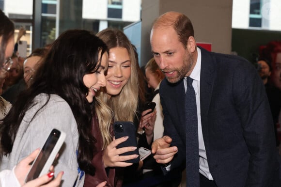 Le Prince de Galles enregistre un message vidéo pour l'ami d'un étudiant qui a manqué sa visite au centre du campus de la ville de Belfast de l'Université d'Ulster, où il a entendu parler du travail effectué pour consolider l'Irlande du Nord en tant que leader mondial de l'excellence créative et de l'innovation, en développant et en perfectionnant la future main-d'oeuvre et en développant les capacités technologiques.