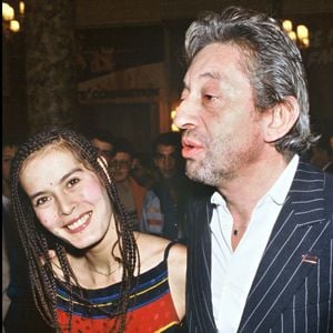 Malgré la force de leur amour, elle a dû vivre la disparition du poète français
Serge Gainsbourg et Bambou à Cannes en 1983 (archive)