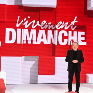 Exclusif - Michel Drucker - Enregistrement de l'émission Vivement dimanche, diffusée sur France 3 le 17 novembre 2024. © Guillaume Gaffiot / Bestimage 