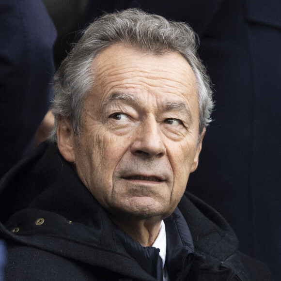 Michel Denisot dans les tribunes du match de Ligue 1 Uber Eats "PSG-Rennes" (1-1) au Parc des Princes à Paris le 25 février 2023. © Cyril Moreau/Bestimage 