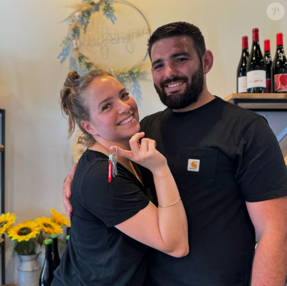 Et surtout, une nouvelle étape pour le couple qui vient de devenir propriétaire.
Pauline, aventurière de "Koh-Lanta, Les Chasseurs d'immunité" est enceinte.