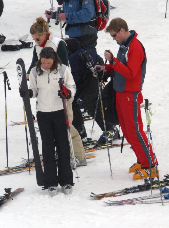 Prince William et Kate Middleton, premières vacances au ski à Klosters, Suisse, avril 2004. @ Splash News