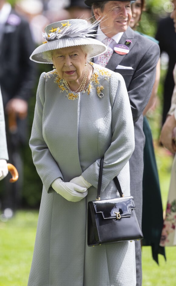 La reine Elisabeth II d'Angleterre lors de la réunion hippique d'Ascot, le 20 juin 2019.