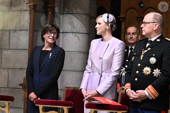 Echangeant petits mots, regards et sourires complices 
La princesse Charlene de Monaco avec son mari Albert II et sa belle-soeur Stéphanie lors de la messe à la Cathédrale de Monaco pour la fête nationale monégasque le 19 novembre 2024 à Monaco Photo by David NIVIERE/ABACAPRESS.COM