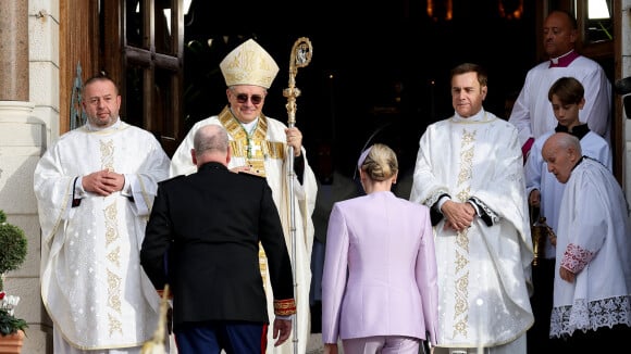 Charlene de Monaco très complice avec sa belle-soeur Stéphanie à la fête monégasque, la princesse rayonne !