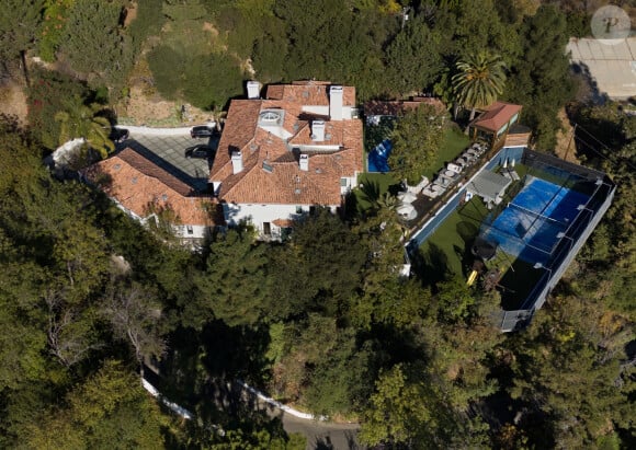 Le manoir comprend une piscine extérieure, une aire de jeux pour enfants et un terrain de pickleball
 
Eva Longoria se sépare de sa villa à Beverly Hills.