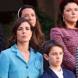 Charlotte Casiraghi, Raphaël Elmaleh et Balthazar Rassam dans la cour du palais princier le jour de la fête nationale de Monaco le 19 novembre 2024. © Jean-Charles Vinaj / Pool Monaco / Bestimage