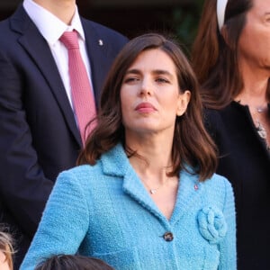 Beatrice Borromeo, Charlotte Casiraghi, Balthazar Rassam, Raphaël Elmaleh, Sacha Casiraghi dans la cour du palais princier le jour de la fête nationale de Monaco le 19 novembre 2024. © Jean-Charles Vinaj / Pool Monaco / Bestimage