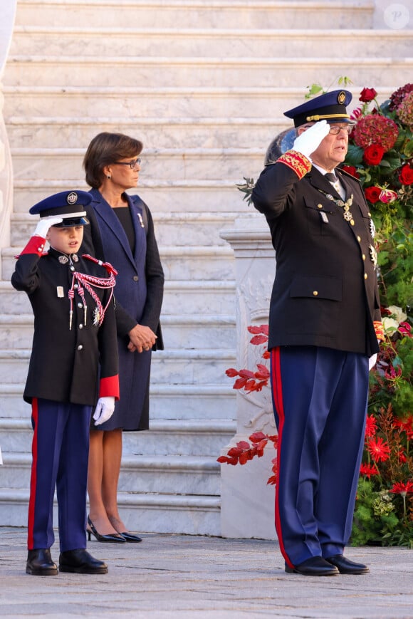 Le prince Albert II de Monaco, la princesse Stéphanie de Monaco, le prince héritier Jacques dans la cour du palais princier le jour de la fête nationale de Monaco le 19 novembre 2024. © Jean-Charles Vinaj / Pool Monaco / Bestimage