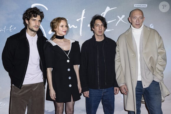 Louis Garrel, Diane Kruger, Pablo Agüero (réalisateur), Vincent Cassel lors de la première du film "Saint-Ex" au cinéma Pathé Wepler à Paris le 19 novembre 2024. © Olivier Borde / Bestimage